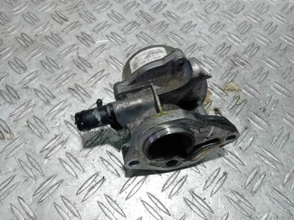 Pompa vacuum Renault Kangoo 1.5 dci cod motor K9K 700 cod 82001005306