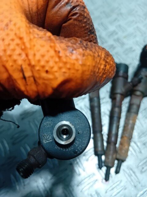 Injector Opel Corsa D 1.3 CDTI 2007 cod motor Z13DTH cod 0445110183