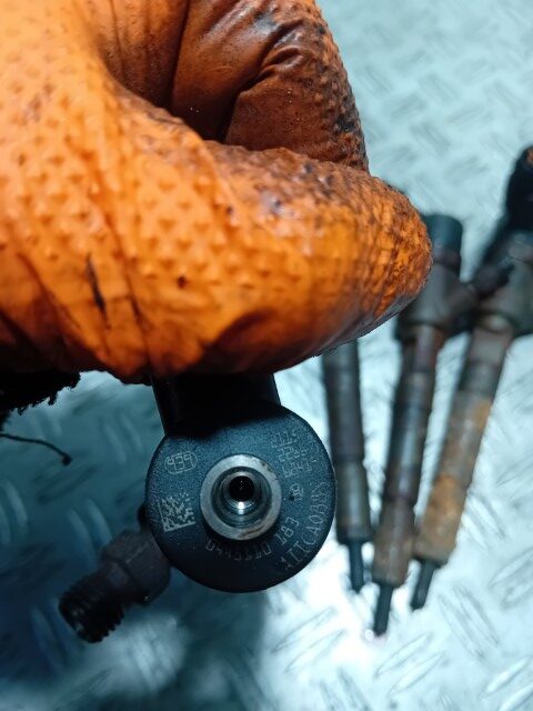 Injector Opel Corsa D 1.3 CDTI 2007 cod motor Z13DTH cod 0445110183