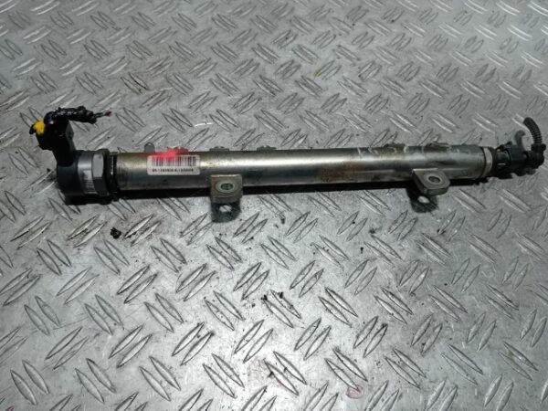 Rampa injectie cu senzor Opel Corsa D 1.3 CDTI 2007 cod motor Z13DTH cod 55200517