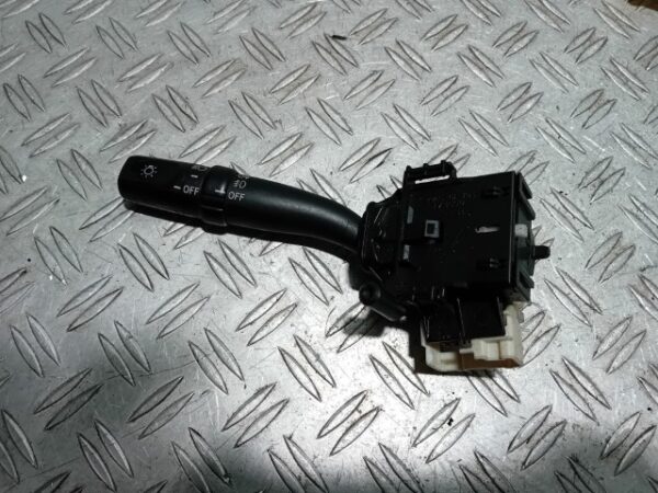 Maneta semnalizare Toyota Avensis cod 173650