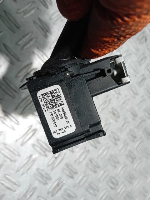 Maneta stergator VW Golf  V cod 1K0 953 519 N