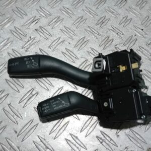 Maneta semnalizare cu pilot automat Audi A3 SPORTBACK cod 8P0953519  