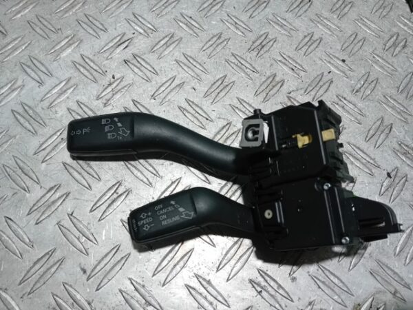 Maneta semnalizare cu pilot automat Audi A3 SPORTBACK cod 8P0953519  