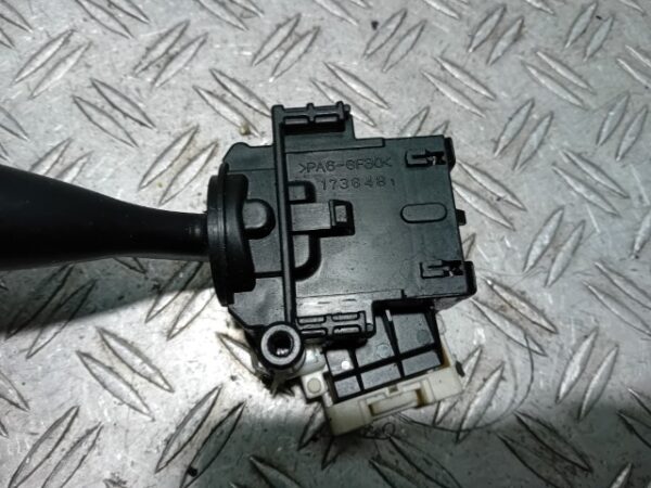 Maneta semnalizare Toyota Rav4 cod 1736481