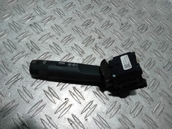Maneta semnalizare Opel Astra J cod 20941129