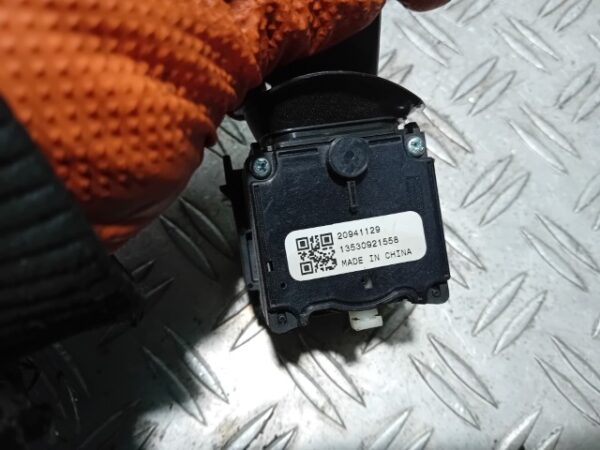 Maneta semnalizare Opel Astra J cod 20941129
