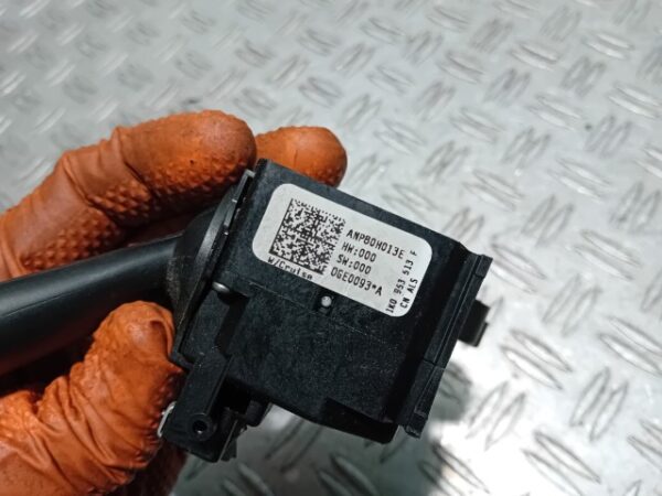 Maneta semnalizare Audi A3 cod 1K0953513F