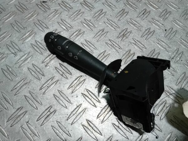 Maneta stergator Renault Twingo 2 cod 8200856012