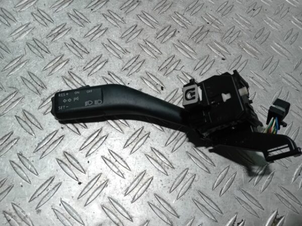 Maneta semnalizare VW Golf V cod 1K0 953 513 A