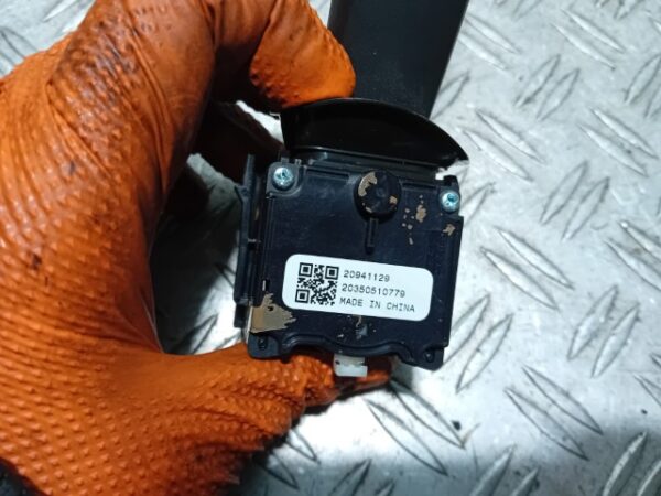 Maneta semnalizare Chevrolet Cruze cod 20941129