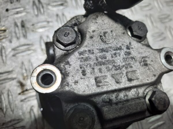 Pompa servo Volkswagen Sharan cod motor AUY EURO 3 cod piesa 038145255B