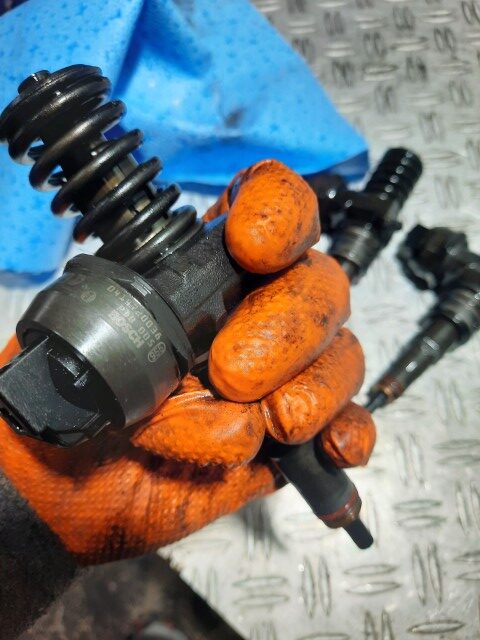 Injector Volkswagen Sharan cod motor AUY EURO 3 cod piesa 038130073AK