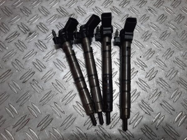 Injector VW Tiguan cod motor CBAB cod piesa 03L130277