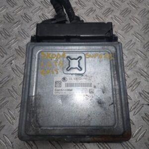 Calculator motor ecu Skoda Octavia cod CAYC cod piesa 03L906023PR