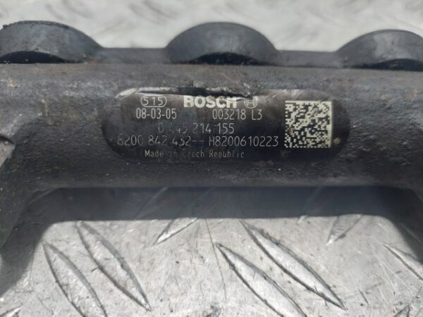 Rampa injectoare cu senzor Renault Laguna 3 2.0 dCi cod motor M9R832 cod piesa 8200610223