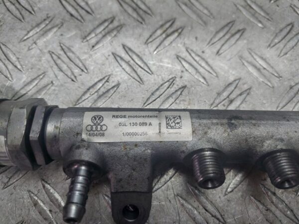 20260401_154239 Rampa injectoare cu senzor Audi A4 cod motor CAGA cod piesa 03L130089A