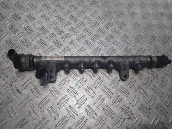 Rampa injectoare cu senzor Skoda Octavia 3 cod motor CAYC cod piesa 03L130089