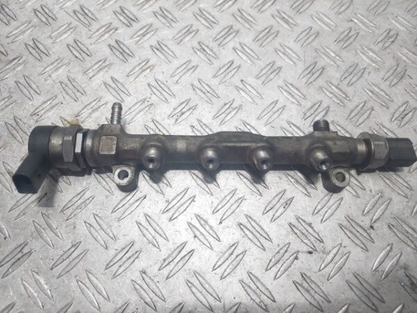 20260401_154523 Rampa injectoare cu senzor Audi A3 cod motor CRK cod piesa 057130764AB