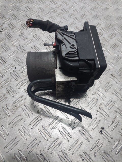 Pompa abs Audi A4 cod motor BDG  cod piesa 8E0910517