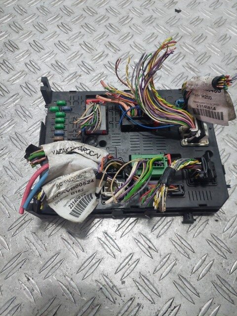 20260401_164707-1.jpg Modul bsi Peugeot 308 I cod piesa 9664058780