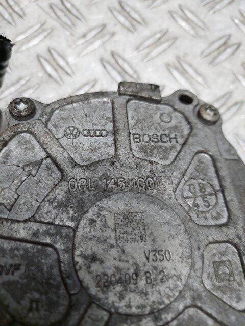 Pompa vacuum VW Passat cod motor CBD cod piesa 03L145100