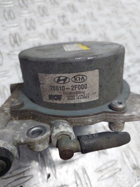 Pompa vacuum Kia Sportage 3 2.0 CRDi cod motor D4HA cod piesa 28810-2F000