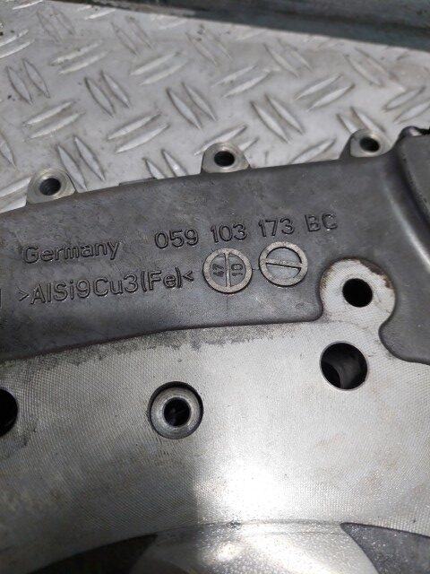 Capac vibrochen Audi A6 C7 cod motor CGKA cod piesa 059103173BC