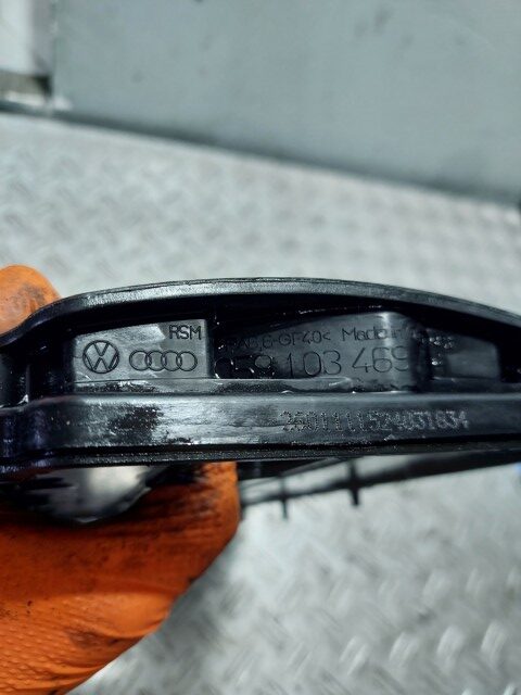 Capac culbutori stanga Audi A6 C7 cod motor CGKA cod piesa 059103469AH
