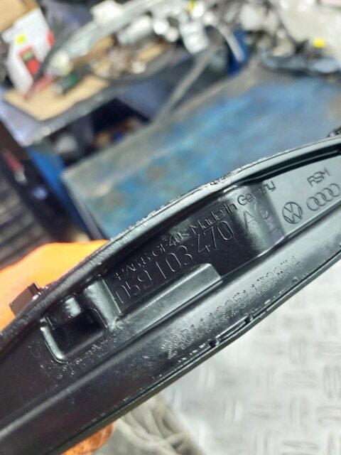 20250911_140017-1.jpg Capac culbutori dreapta Audi A6 C7 cod motor CGKA cod piesa 059103470AC