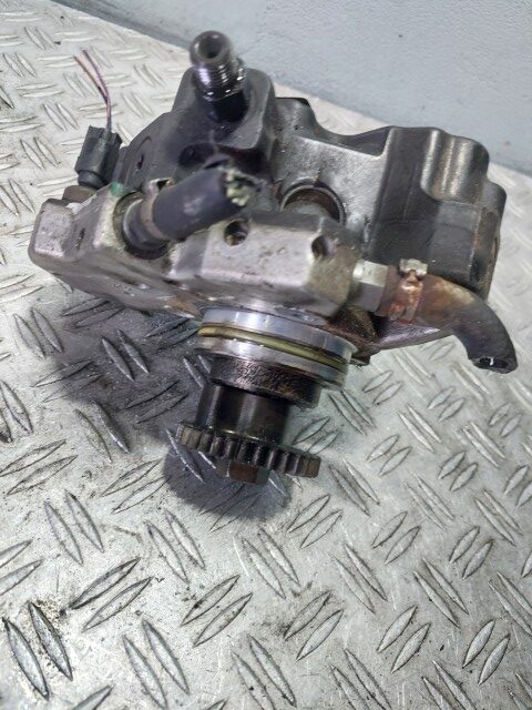 Pompa inalta presiune Mercedes E-Class W212 3.0 diesel V6 BlueTEC cod motor OM642.852 cod piesa A6420104604