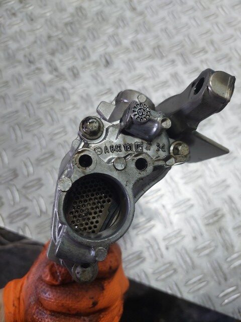 Pompa ulei Mercedes E-Class W212 3.0 diesel V6 BlueTEC cod motor OM642.852 cod piesa A6421810547