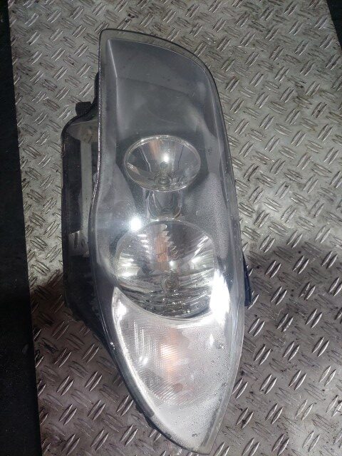 Far stanga BMW Seria 1 E87 cod piesa 7249651