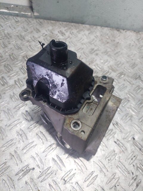 Suport pompa injectie Jaguar XF 3.0 TDV6 cod motor 306DT cod piesa 9X2Q-9A361-CA