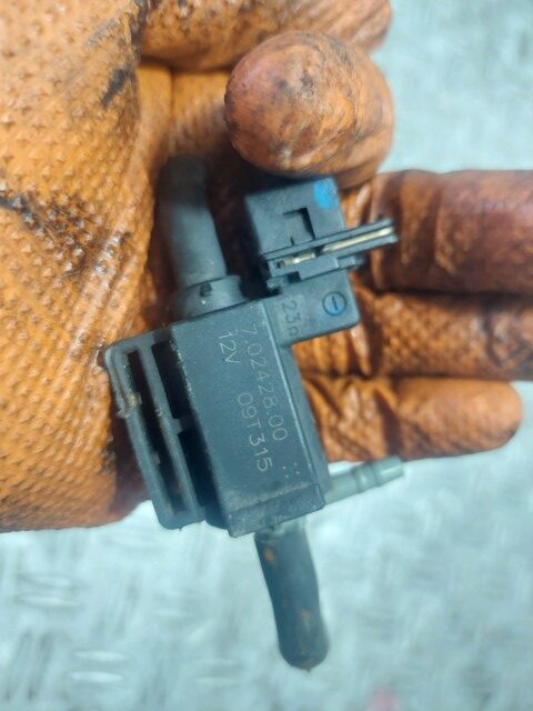 Electrovalva vacuum Jaguar XF 3.0 TDV6 cod motor 306DT cod piesa 70242800