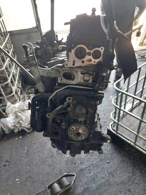 Motor fara anexe VW Passat cod CBA