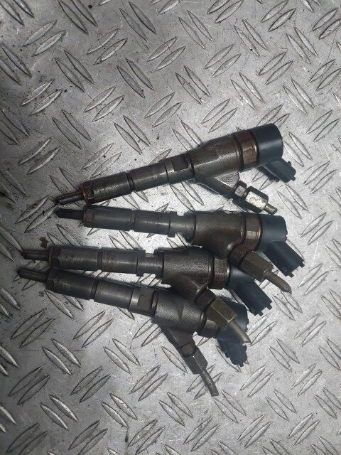 Injector Peugeot 206 cod motor RHY cod piesa 0445110062