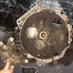 Cutie viteze manuala 6 trepte Volkswagen Passat B6 2.0tdi 4×4 cod JLR