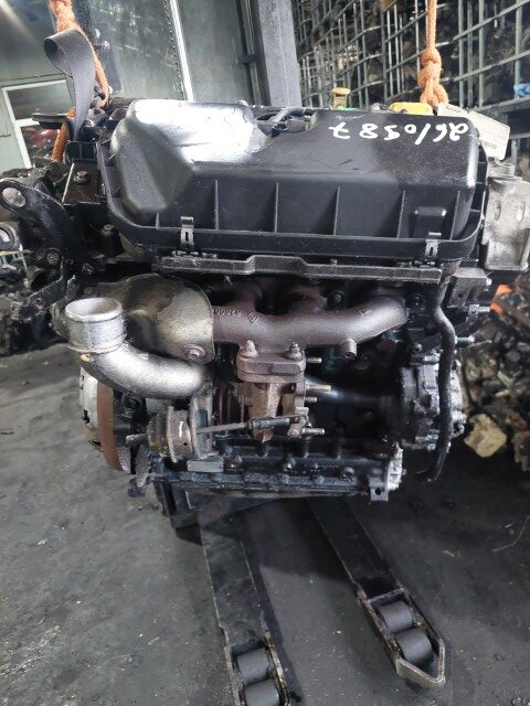 Motor fara anexe Renault Trafic 2.5 DCI an 2006 cod G9UB730 G9U730