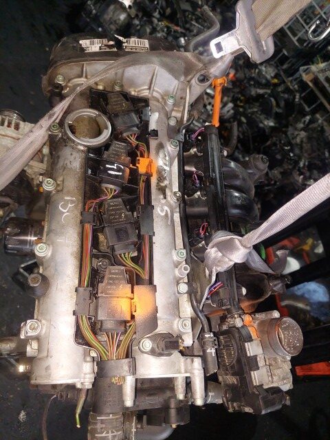 Motor fara anexe Volkswagen Golf 5 1.4 benzina cod BCA