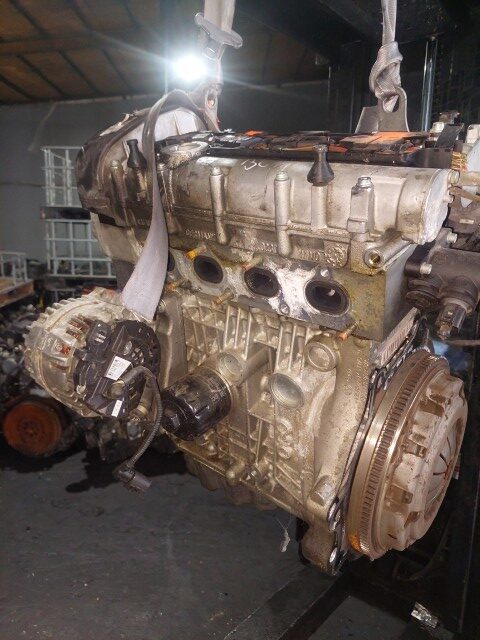 Motor fara anexe Volkswagen Golf 5 1.4 benzina cod BCA