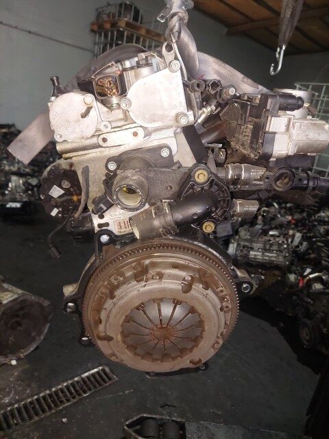 Motor fara anexe Volkswagen Golf 5 1.4 benzina cod BCA