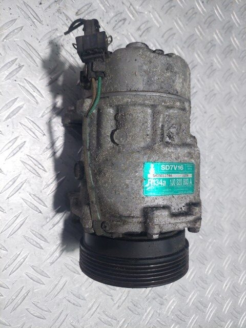Compresor AC Volkswagen New Beetle 2.0 motorizare AQY cod 1J0820803A Compresor AC Volkswagen New Beetle 2.0 motorizare AQY cod 1J0820803A