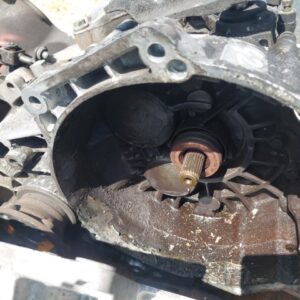 Cutie viteze manuala 6 trepte Volkswagen Passat B6 2.0 TDI motorizare BMM cod JLU Cutie viteze manuala 6 trepte Volkswagen Passat B6 2.0 TDI motorizare BMM cod JLU
