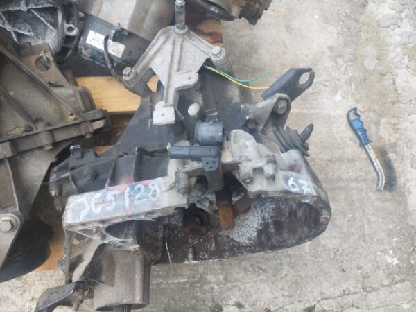 Cutie viteze manuala 5 trepte Renault Clio II motorizare K9K702 1.5 DCI cod JC5128