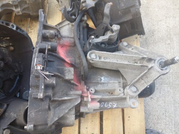 Cutie viteze manuala 5 trepte Renault Clio III 1.2 TCE motorizare D4F786 cod JH3184