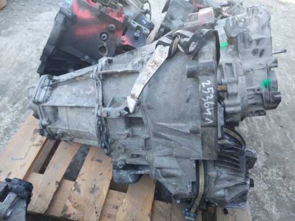 Cutie viteze manuala 5 trepte RENAULT TRAFIC T 1300 2.1D cod  7700598535