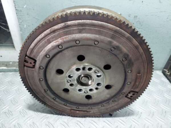 Volanta masa dubla BMW E87 2.0 diesel 177 CP cod N47D20A cod 7577479