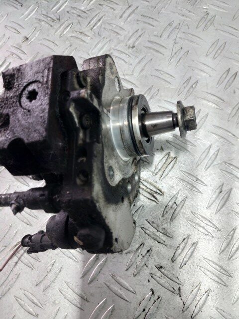 Pompa injectie pompa inalte Renault Trafic 2.5 DCI an 2006 cod G9U730 G9UB730
