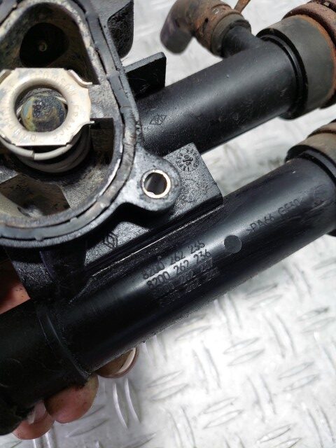 Corp termostat Renault Trafic 2.5 DCI an 2006 cod G9U730 cod 8200262235